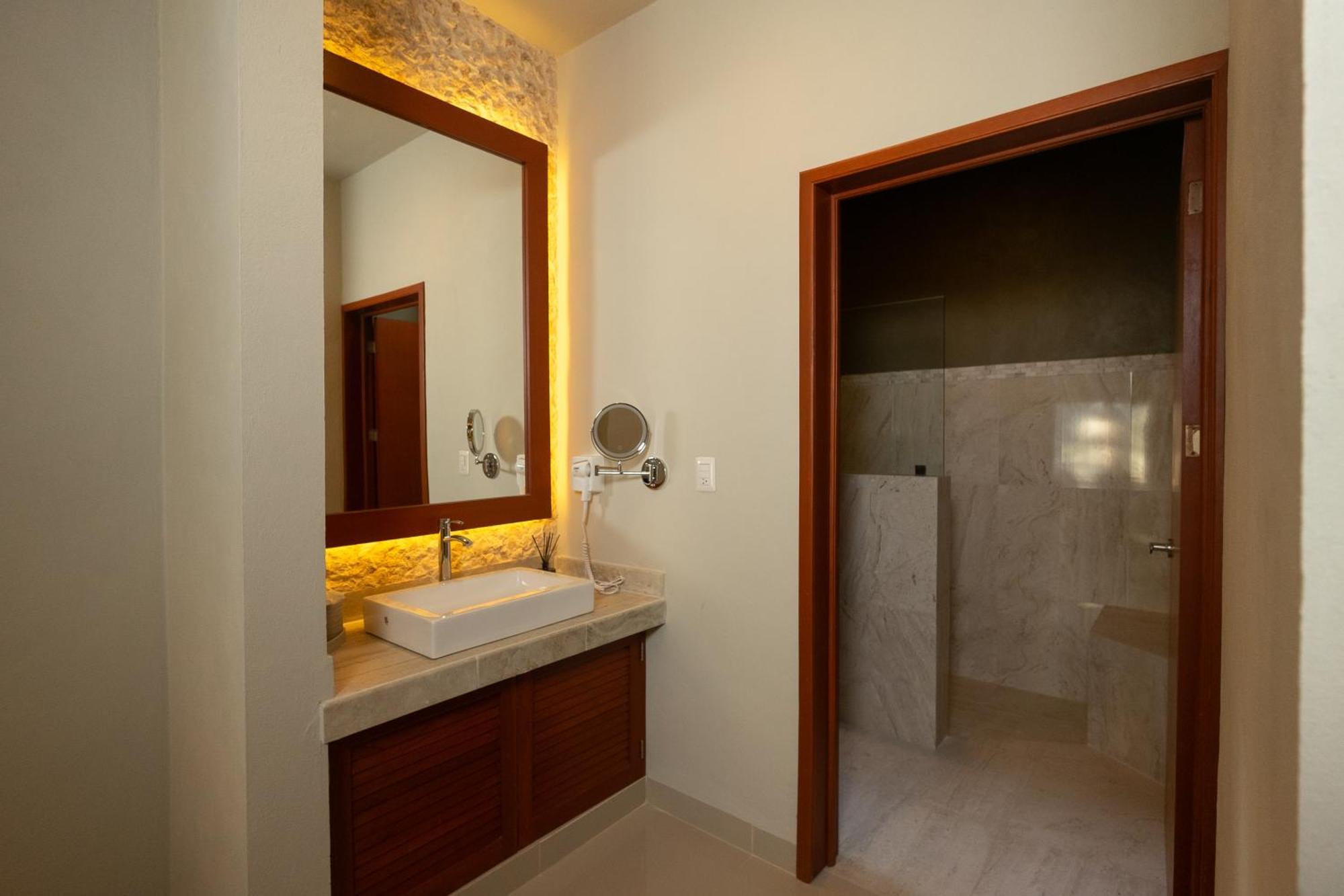 ואיאדוליד Hotel Poquito A Poquito מראה חיצוני תמונה