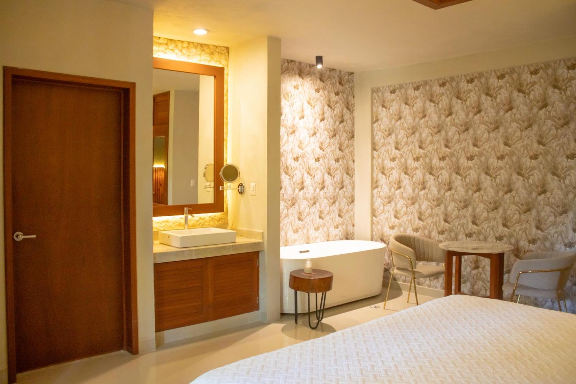 ואיאדוליד Hotel Poquito A Poquito מראה חיצוני תמונה